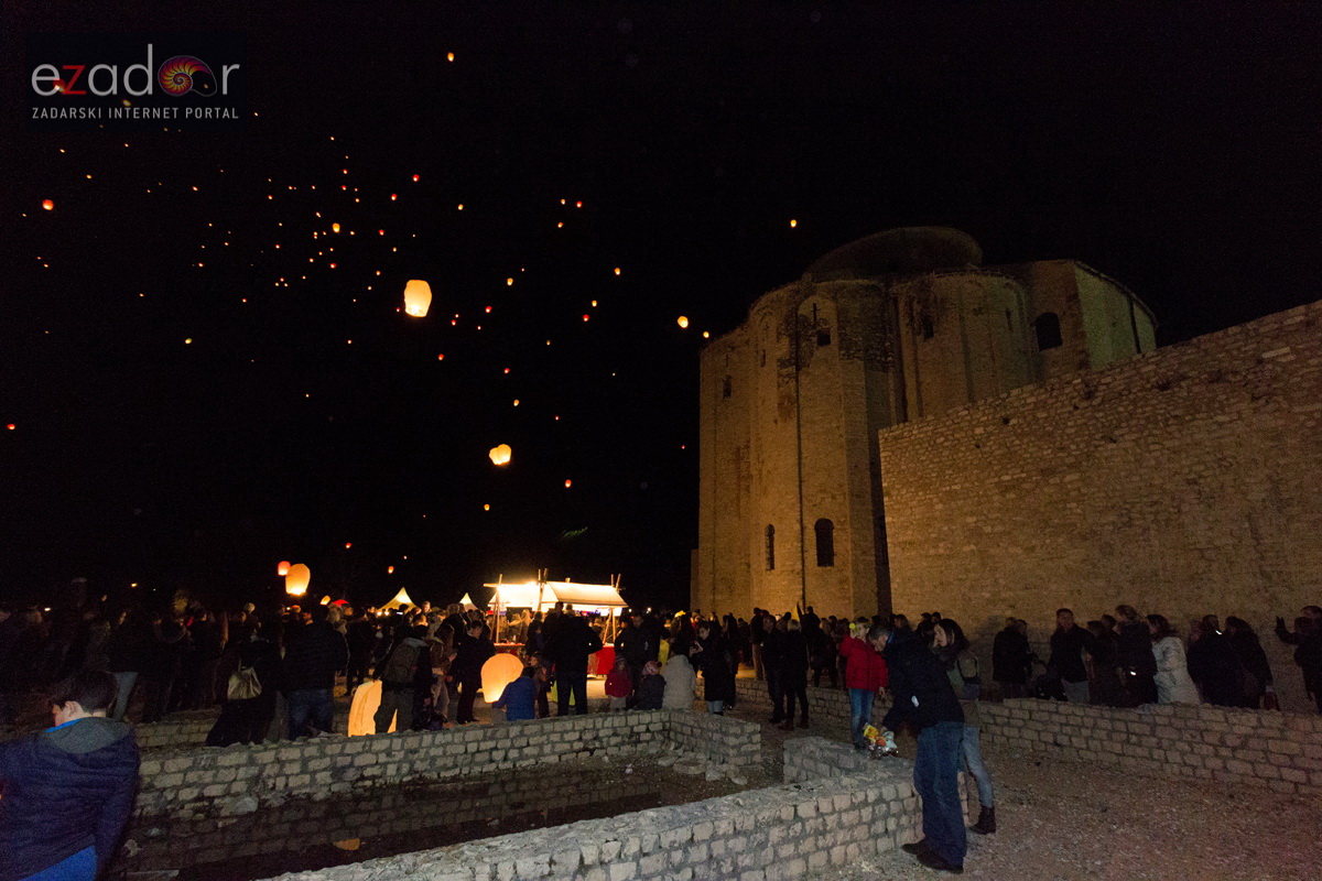 Humanitarni svjetlosni spektakl “Zaželi ljubav” na zadarskom Forumu, 18. veljače 2017. Humanitarni svjetlosni spektakl “Zaželi ljubav” na zadarskom Forumu, 18. veljače 2017.