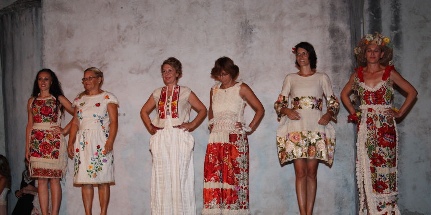 “Materina priča” u Ninu: modna revija etno kolekcije Mine Petre “Materina priča” u Ninu: modna revija etno kolekcije Mine Petre