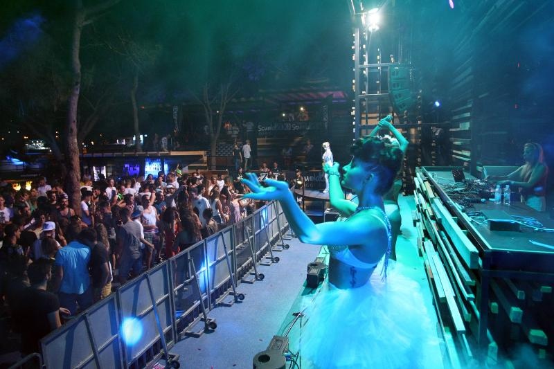 Plaza Zrce, prvi dan Allure Music festivala koji se odrzava u klubu Kalypso. Na Allure Music festivalu sve DJ-ice, plesacice, hostese su iskljucivo zene sto ga cini posebno od svih drugih festivala koji se odrzavaju na Zrcu. Photo: Luka Stanzl/PIXSELL Plaza Zrce, prvi dan Allure Music festivala koji se odrzava u klubu Kalypso. Na Allure Music festivalu sve DJ-ice, plesacice, hostese su iskljucivo zene sto ga cini posebno od svih drugih festivala koji se odrzavaju na Zrcu. Photo: Luka Stanzl/PIXSELL