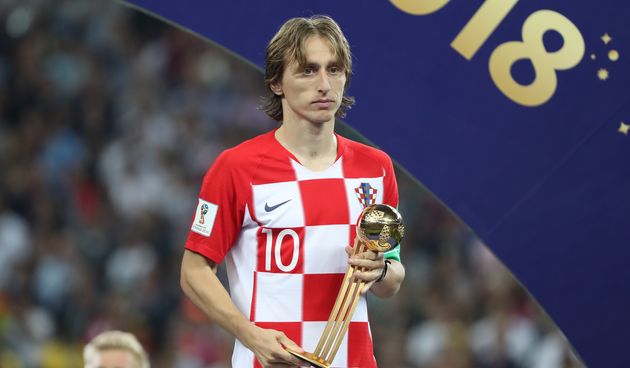 9. Modrić igrač prvenstva – Luka Modrić nagradom ‘The Best’ za najboljeg igrača prvenstva ušutkao je i zadnje skeptike i potvrdio da je najbolji hrvatski igrač u povijesti. Sve je okrunio kasnijim proglašenjem za najboljeg igrača svijeta od strane FIFA-e