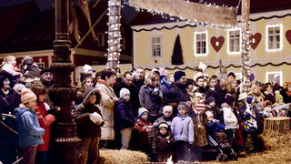 Zagreb, 221212.
Kaptol.
Zajednica Cenacolo vec 13 godina ispred Katedrale na Kaptolu u bozicno vrijeme priredjuje Zive jaslice.
Na fotografiji: detalj sa priredbe.
Foto: Admir Buljubasic / CROPIX Zagreb, 221212.
Kaptol.
Zajednica Cenacolo vec 13 godina ispred Katedrale na Kaptolu u bozicno vrijeme priredjuje Zive jaslice.
Na fotografiji: detalj sa priredbe.
Foto: Admir Buljubasic / CROPIX