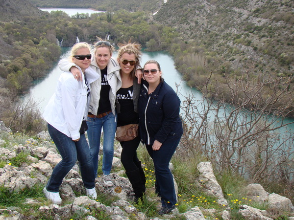 Humanitani uskrsni konvoj Zadar – Oklaj