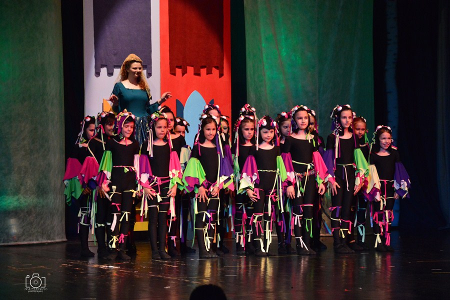 Plesna udruga Gesta: Bajka.hr