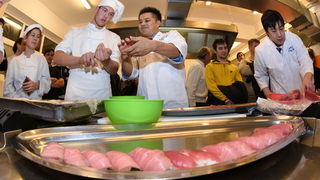 Tuna, Sushi & Wine Festival: Japanski masterchef Nakatsuji održao edukaciju pripreme tradicionalnih japanskih jela Tuna, Sushi & Wine Festival: Japanski masterchef Nakatsuji održao edukaciju pripreme tradicionalnih japanskih jela