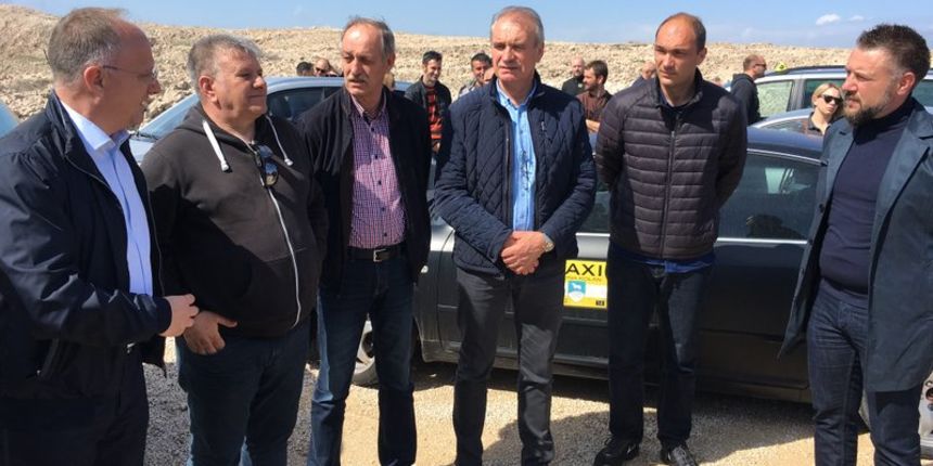 Prosvjed prijevoznika na Pagu Prosvjed prijevoznika na Pagu