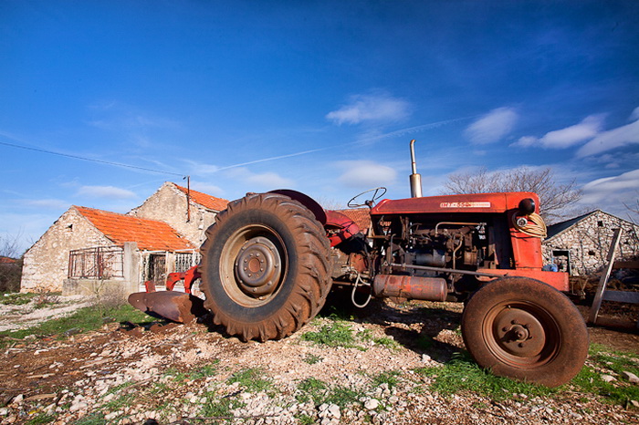 Vrana: Maskovica han, Foto: Leo Banic Vrana: Maskovica han, Foto: Leo Banic