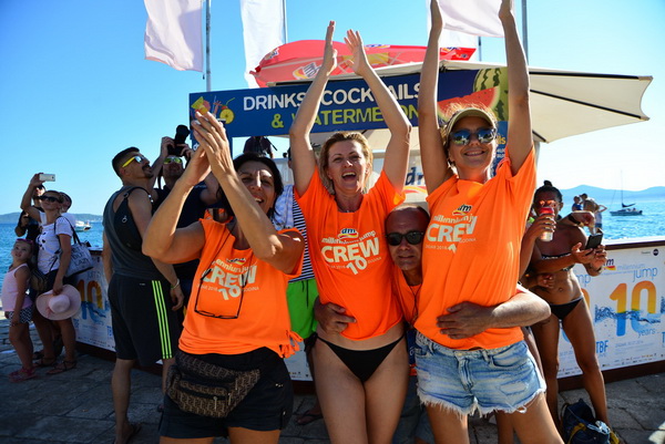 10. dm Millennium Jump na zadarskoj rivi – 3 tisuće skakača poslalo prekrasnu priču u svijet 10. dm Millennium Jump na zadarskoj rivi – 3 tisuće skakača poslalo prekrasnu priču u svijet