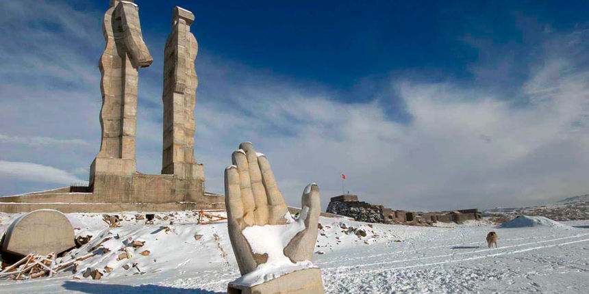 Skulptura (AP) Skulptura (AP)