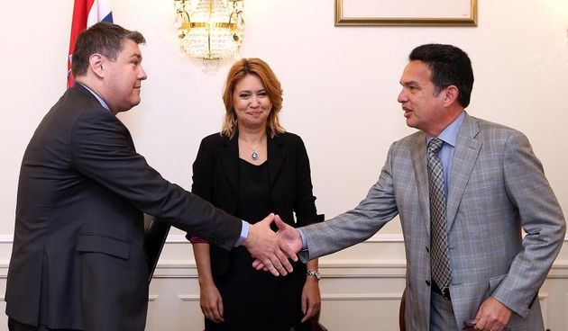 Zagreb – Ministar financija Boris Lalovac i voditelj Ureda Svjetske banke za Hrvatsku Carlos Pinerua potpisali su Ugovor izmedju Republike Hrvatske i Svjetske banke o zajmu za provedbu projekta modernizacije sustava socijalne zastite. Potpisivanju Ugovora