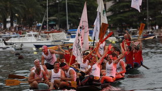 Ploce, 140810
13. Maraton ladja na Neretvi od Metkovica do Ploca.
Na slici cilj maratona u Plocama, drugoplasirana ekipa Stablina prolazi kroz cilj slijedi ih Bacina
Foto: Ivo Ravlic / CROPIX
