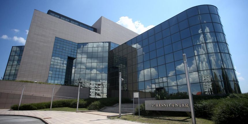 Prostorije u Nacionalnoj i sveucilisnoj knjiznici najesen ce se poceti uredjivati za drugu scenu Hrvatskog narodnog kazalista. Prostorije u Nacionalnoj i sveucilisnoj knjiznici najesen ce se poceti uredjivati za drugu scenu Hrvatskog narodnog kazalista.