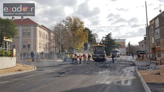 Na rekonstruirano križanje u Vruljici postavlja se završni sloj asfalta Na rekonstruirano križanje u Vruljici postavlja se završni sloj asfalta