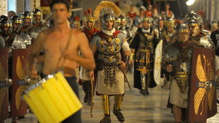 Split, 200812.
Tradicionalni “Dani Dioklecijana” koji se u Splitu uprilicuju zadnjih godina dozivljavaju svoju ekspanziju svake godine pa se tako i na vecerasnjoj manifestaciji zatvaranja natiskao prepun Peristil gdje se car Dioklecijan oprostio od svojih Split, 200812.
Tradicionalni “Dani Dioklecijana” koji se u Splitu uprilicuju zadnjih godina dozivljavaju svoju ekspanziju svake godine pa se tako i na vecerasnjoj manifestaciji zatvaranja natiskao prepun Peristil gdje se car Dioklecijan oprostio od svojih