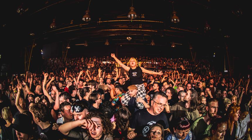 Publika koncert ilustracija Kawasaki 3P