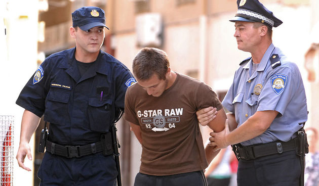 Privođenje razbojnika koji je ozljedio prodavacicu ducana “Pijor”