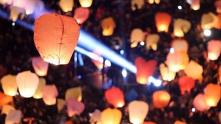 Na tržnici Dolac održan je peti performans Kapulica & Lampioni.  Foto: PIXSELL