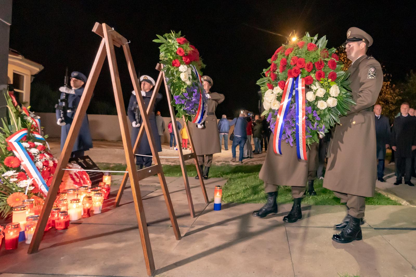 Andrej Plenković obilježio Dan sjećanja u Škabrnji Andrej Plenković obilježio Dan sjećanja u Škabrnji