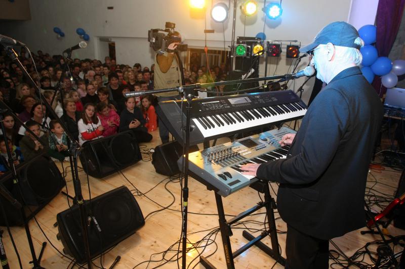 Kali: Oliver i prijatelji nastupili u sklopu akcije “Palčić gore”, Foto: Dino Stanin/PIXSELL Kali: Oliver i prijatelji nastupili u sklopu akcije “Palčić gore”, Foto: Dino Stanin/PIXSELL