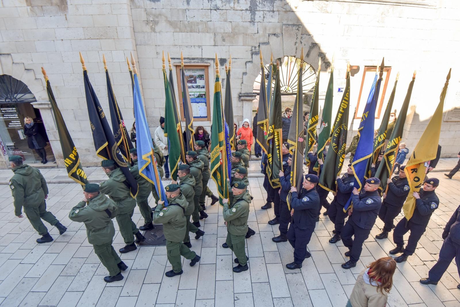 Mimohod ratnih postrojbi u Zadru
