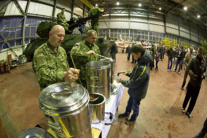 Noć otvorenih vrata u zrakoplovnoj bazi Zemunik, Foto: Dino Stanin/PIXSELL Noć otvorenih vrata u zrakoplovnoj bazi Zemunik, Foto: Dino Stanin/PIXSELL