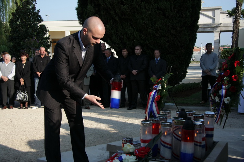 Image 1054211 (auto)