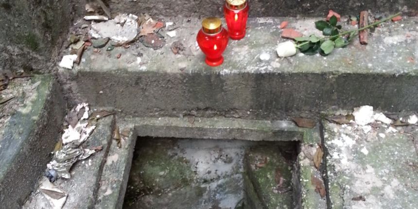 Mladić dva dana ležao mrtav u šahtu preko puta škole, foto: VL Mladić dva dana ležao mrtav u šahtu preko puta škole, foto: VL