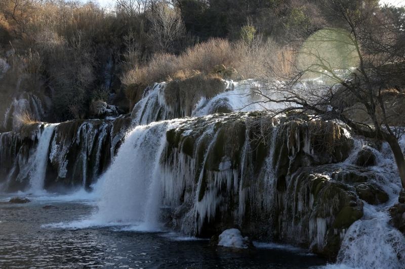Ledena zimska idila na slapovima Krke Ledena zimska idila na slapovima Krke