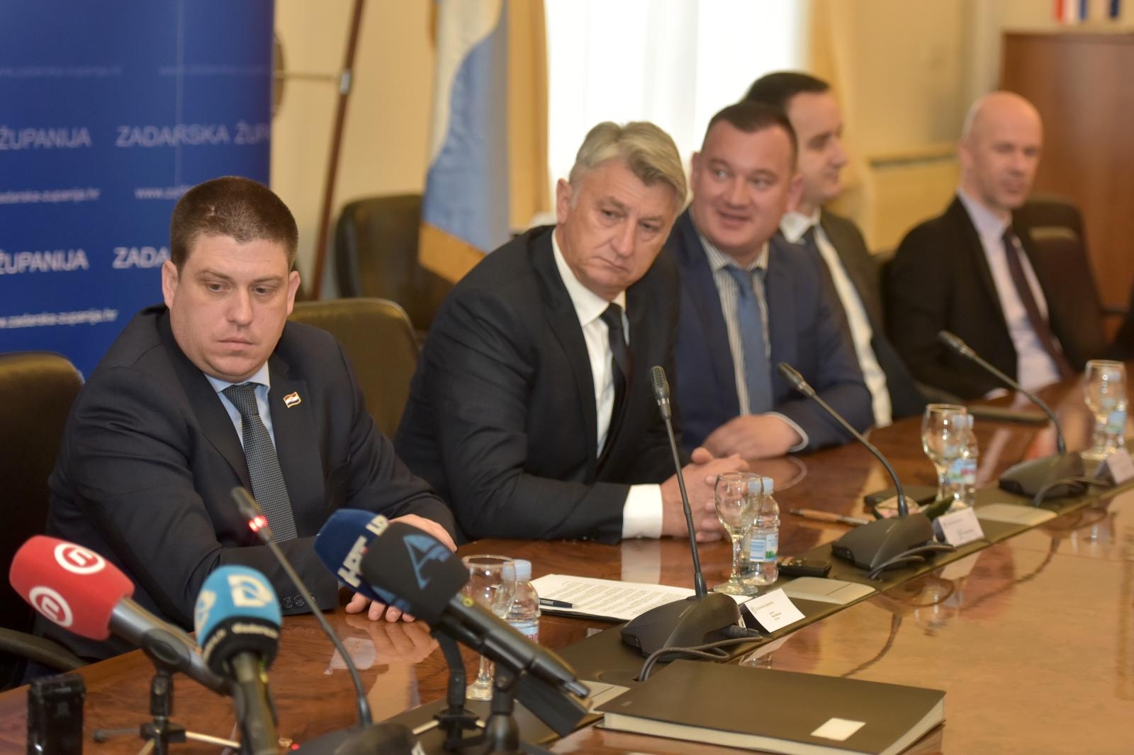 Potpisan ugovor za 10 projekata sanacije i rekonstrukcije pomorskog dobra Potpisan ugovor za 10 projekata sanacije i rekonstrukcije pomorskog dobra