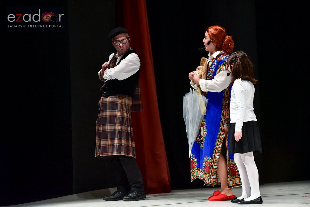 Predstava “Odgojoj” Plesne udruge Gesta u HNK Zadar