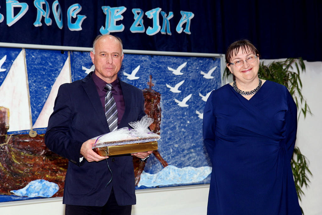 OŠ Smiljevac: Obilježena 50. godina Deklaracije o nazivu i položaju hrvatskoga jezika OŠ Smiljevac: Obilježena 50. godina Deklaracije o nazivu i položaju hrvatskoga jezika