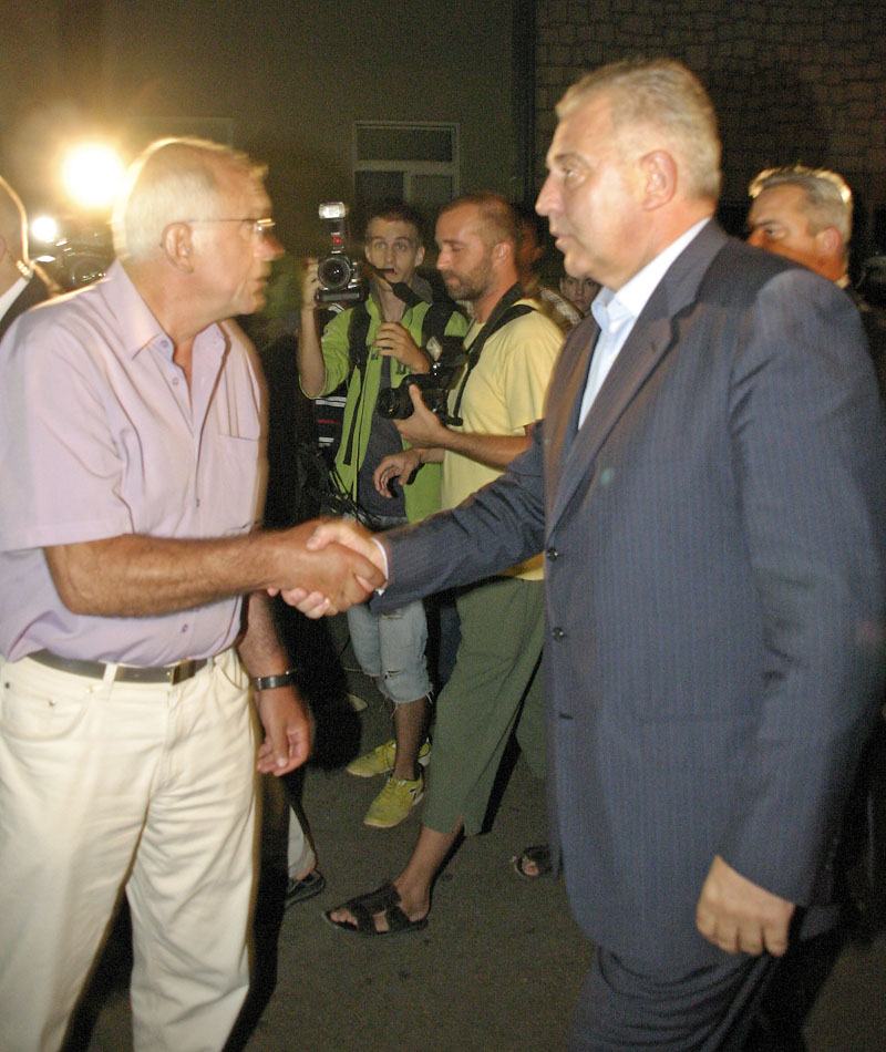 Unesreceni vatrogasci – Politicari dosli u posjet Unesreceni vatrogasci – Politicari dosli u posjet