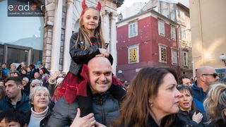 Zadarski karneval 2018: Povorka maškaranih skupina od Gradskih vrata preko Foruma do Narodnog trga Zadarski karneval 2018: Povorka maškaranih skupina od Gradskih vrata preko Foruma do Narodnog trga