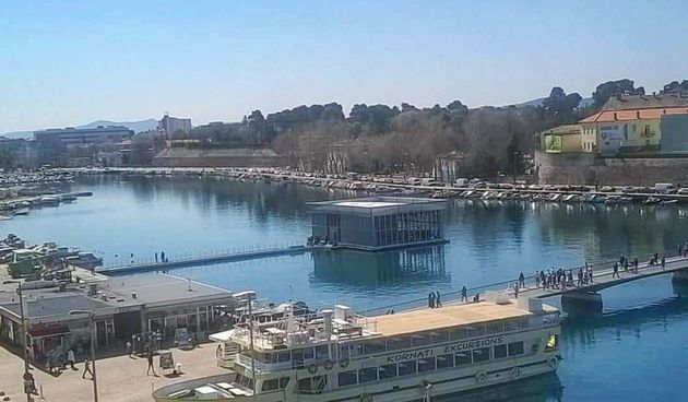 BMW paviljon na pontonu u Jazinama