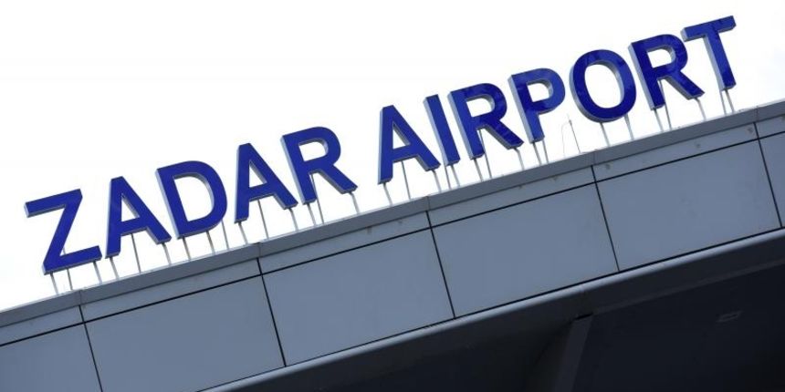 Ryanairov avion na letu iz Dublina za Zadar dozivio je manju nezgodu na pisti u Dublinu sudarivsi se s drugim zrakoplovonm. Photo: Dino Stanin/PIXSELL Ryanairov avion na letu iz Dublina za Zadar dozivio je manju nezgodu na pisti u Dublinu sudarivsi se s drugim zrakoplovonm. Photo: Dino Stanin/PIXSELL