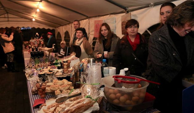 Božićni sajam u Biogradu na Moru