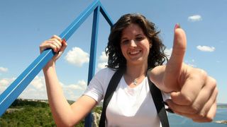 28.6.2014., Maslenica – Gimnasticar Marijo Moznik otvorio je sezonu bungee skokova s Maslenickog mosta. On je izveo dvostruki salto s uronom u more. Photo: Dino Stanin/PIXSELL