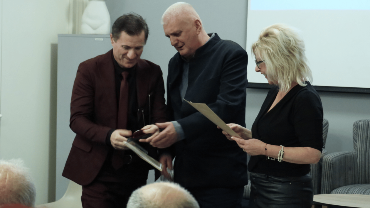 Dodjela nagrada Goran Bujić – Književnici novinari i Donat 2025 održana je u MMD Gradske knjižnice Zadar, u svečanoj atmosferi koja je okupila književnike, kulturne djelatnike i ljubitelje umjetnosti.