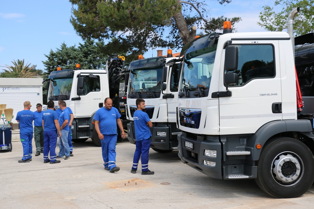 Prezentacija novog voznog parka poduzeća Čisti otok i Vodovod Vir Prezentacija novog voznog parka poduzeća Čisti otok i Vodovod Vir