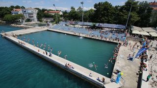 Bazen Kolovare: Meta feštica od balona i prvi Balloon jump Bazen Kolovare: Meta feštica od balona i prvi Balloon jump