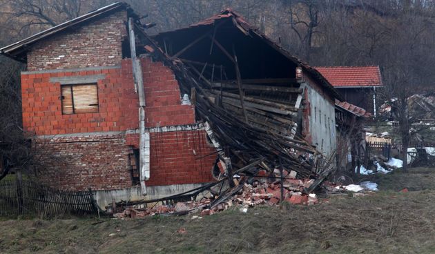 Hrvatska Kostajnica: u odronu stijene potpuno uništeno sedam kuća