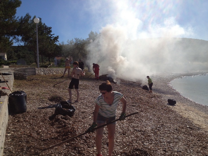 Premuda: Akcija čišćenja plaže “Zad crikve”, Foto: Ivana, Eva, Mia i Lea