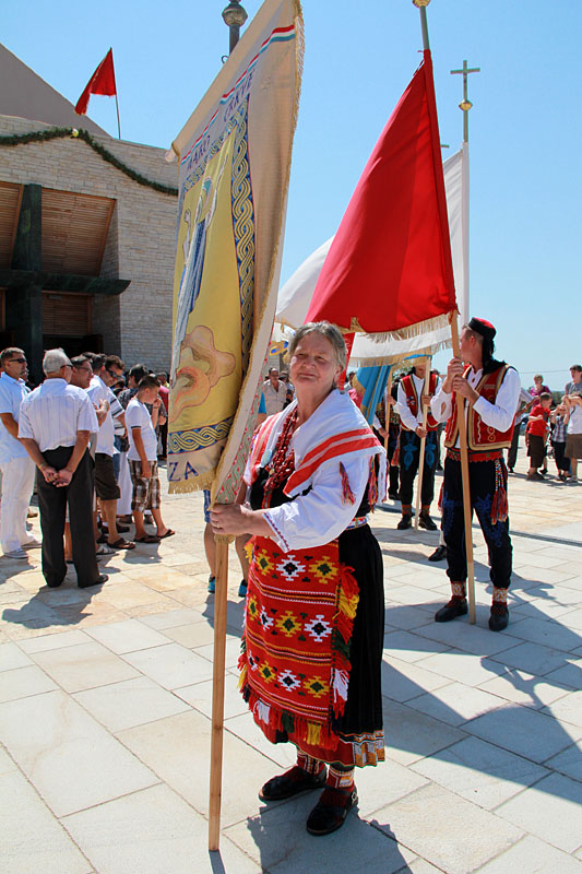 U Skabrnji odrzano veliko misno slavlje i procesija povodom blagdana Velike Gospe U Skabrnji odrzano veliko misno slavlje i procesija povodom blagdana Velike Gospe