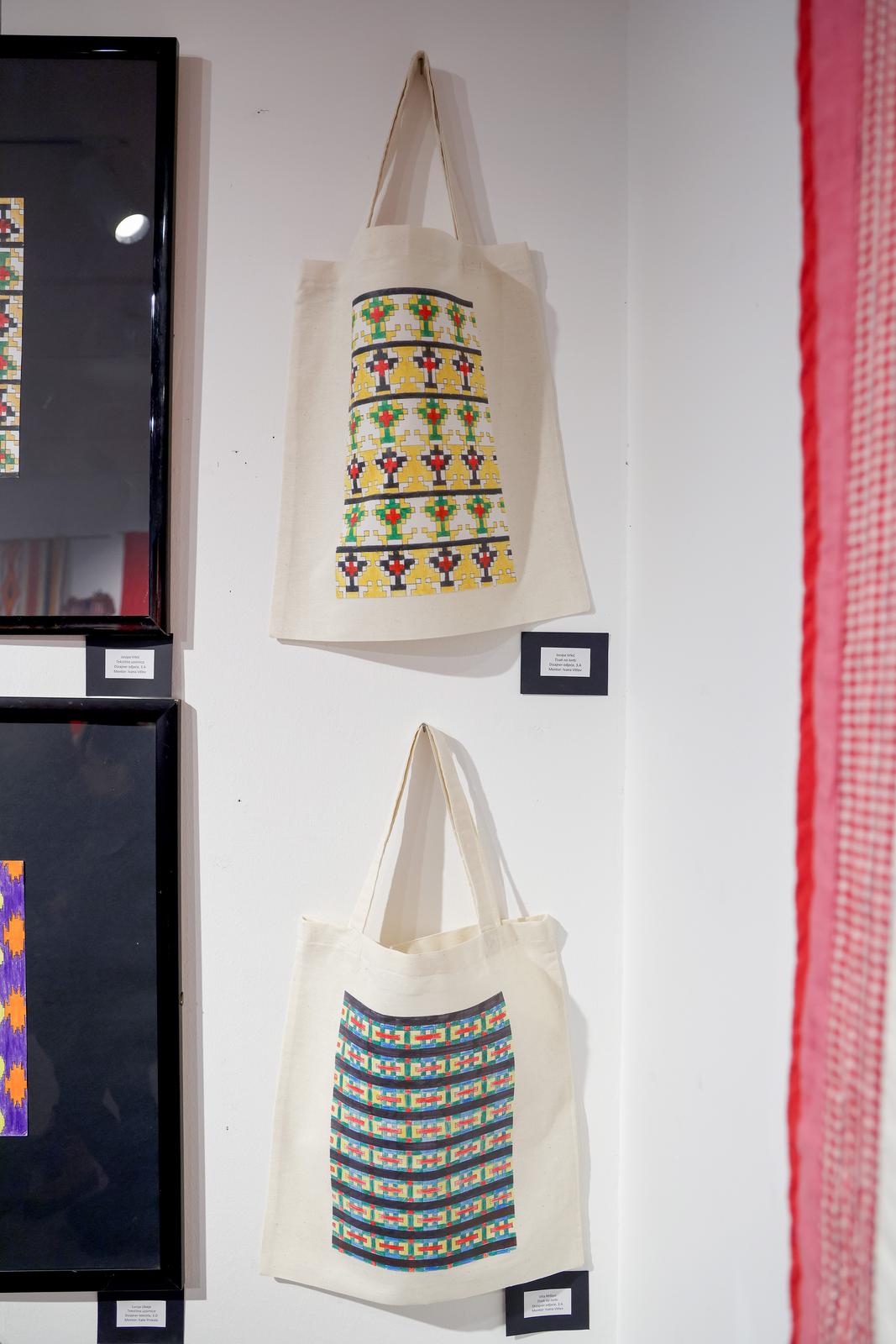 Kneževa palača: Otvorena izložba “Ornamentika sjeverne Dalmacije” Kneževa palača: Otvorena izložba “Ornamentika sjeverne Dalmacije”