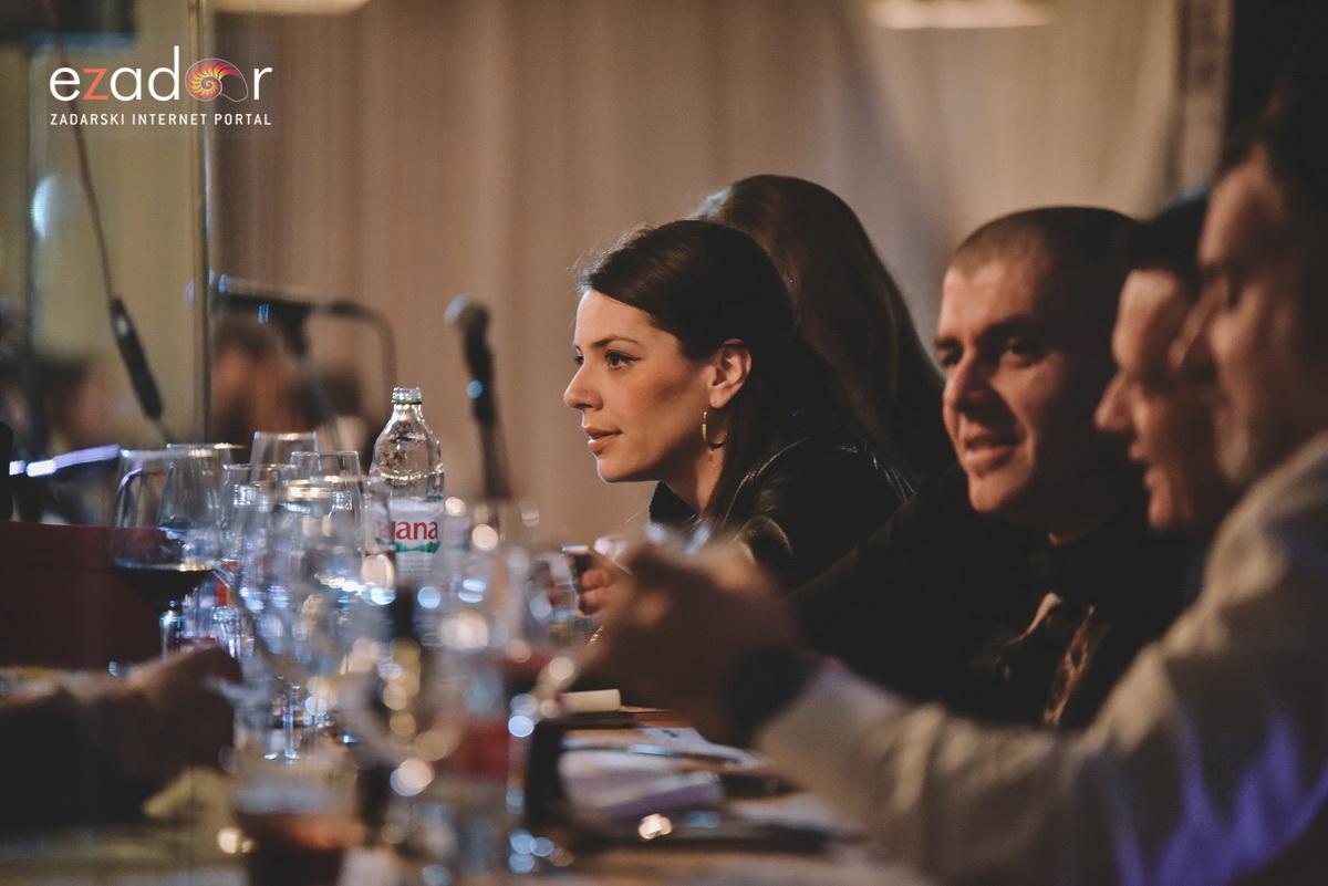 Uskrs u Harbor Cookhouse & Clubu uz klapu Iskon Uskrs u Harbor Cookhouse & Clubu uz klapu Iskon