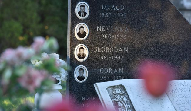 Ervenik: Obilježena 26. godišnjica stradanja obitelji Čengić