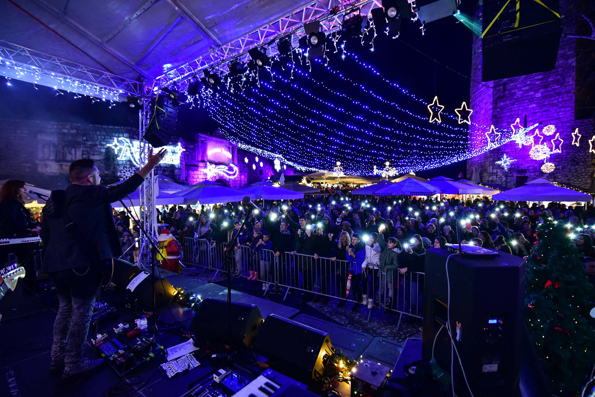 Vatra @ Advent u Zadru Vatra @ Advent u Zadru