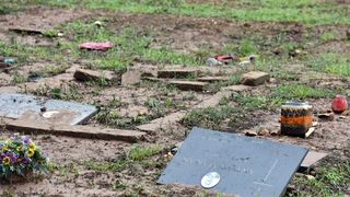 Djelatnici Nasada saniraju štetu na Gradskom groblju Zadar Djelatnici Nasada saniraju štetu na Gradskom groblju Zadar