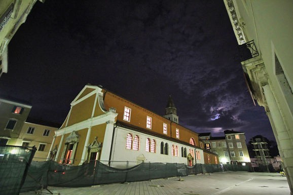 Procesija Velikog petka, 6. travnja 2012. (foto:Saša Čuka) Procesija Velikog petka, 6. travnja 2012. (foto:Saša Čuka)