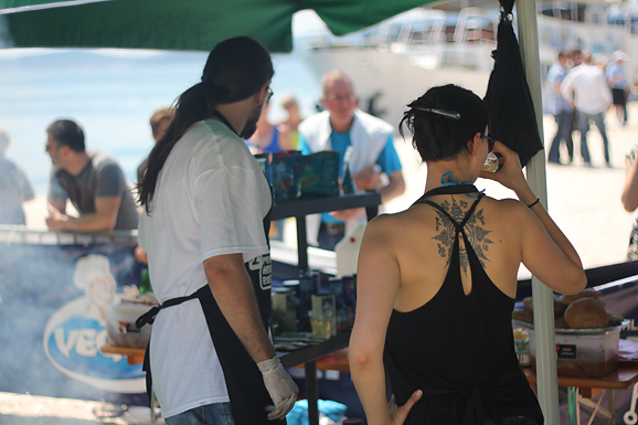 Prvenstvo u roštiljanju na zadarskoj Rivi (foto:Saša Čuka) Prvenstvo u roštiljanju na zadarskoj Rivi (foto:Saša Čuka)