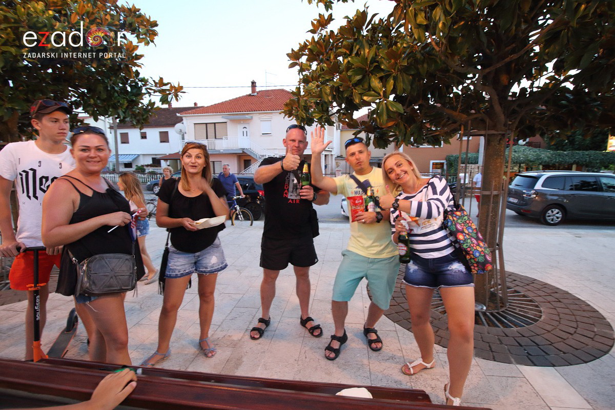 Bibinje: Navijanje za Vatrene i fešta nakon pobjede nad Rusijom